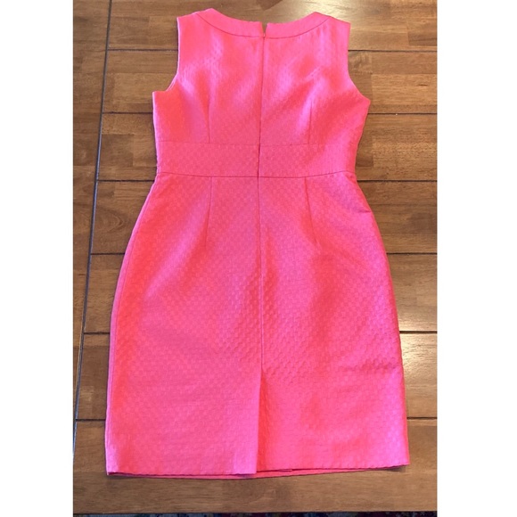 Tahari coral Pink A-Line Shift Dress with Gold Hardware. Size 4P - Picture 2 of 3